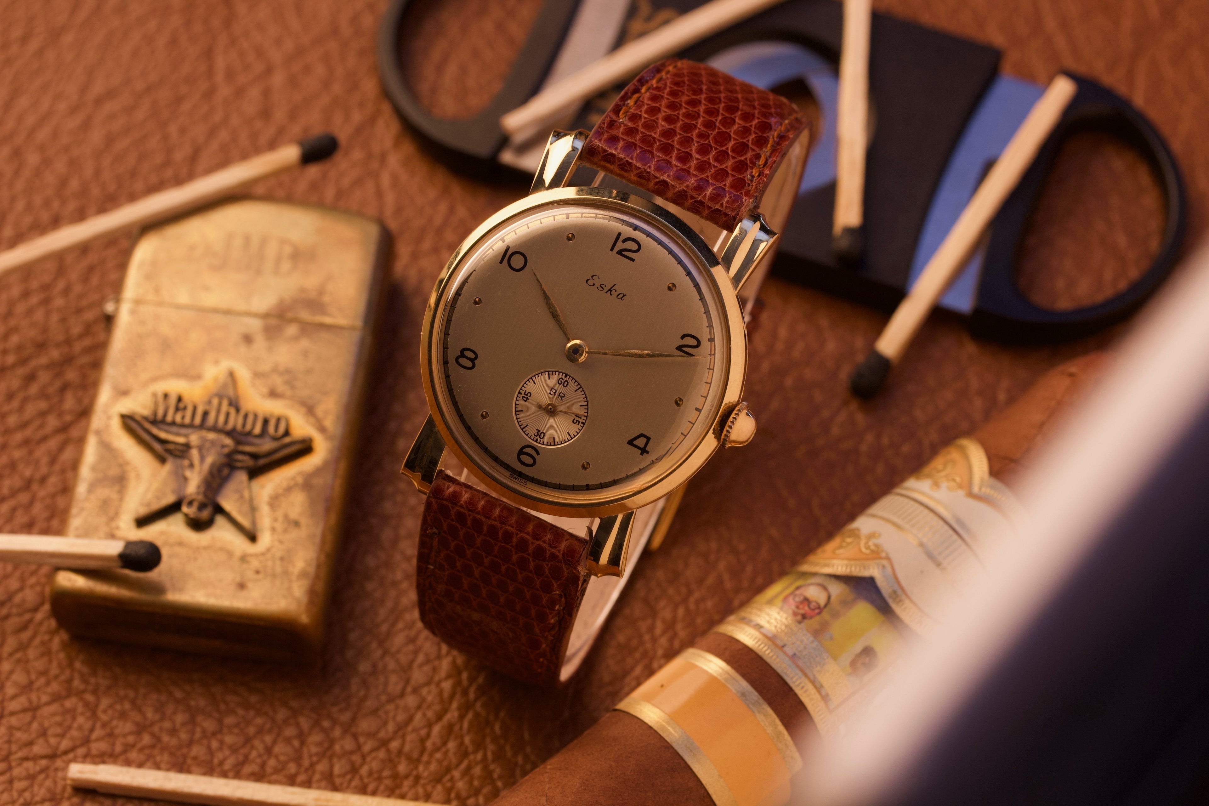 1950s 18k Eska - Sculpted Lugs