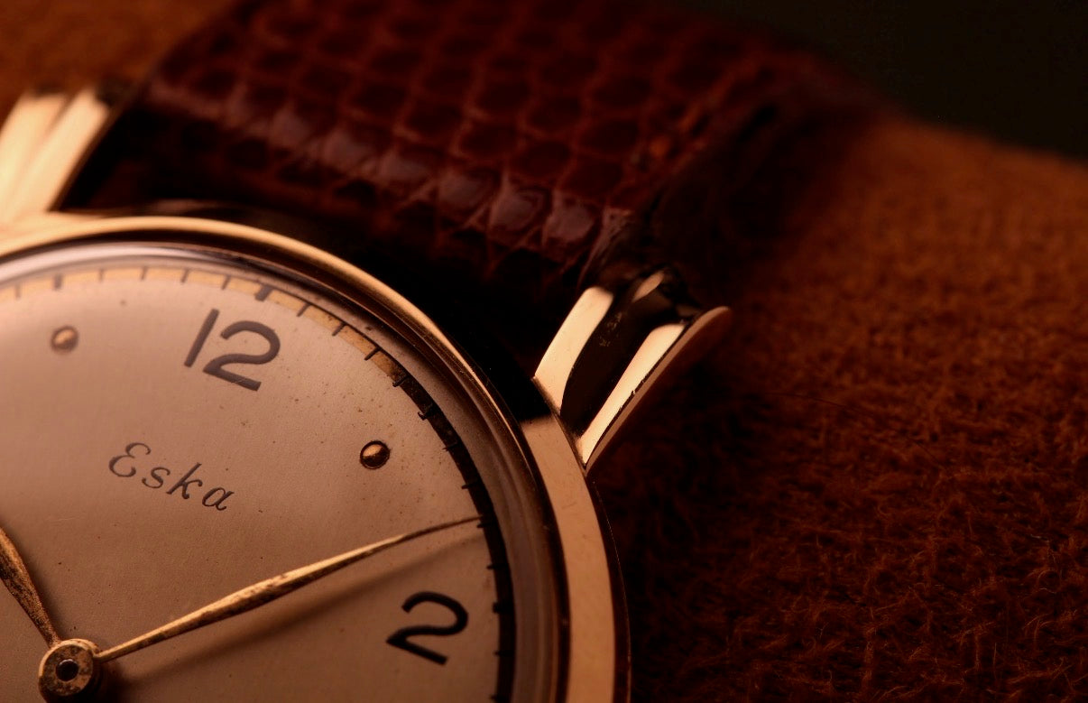 1950s 18k Eska - Sculpted Lugs
