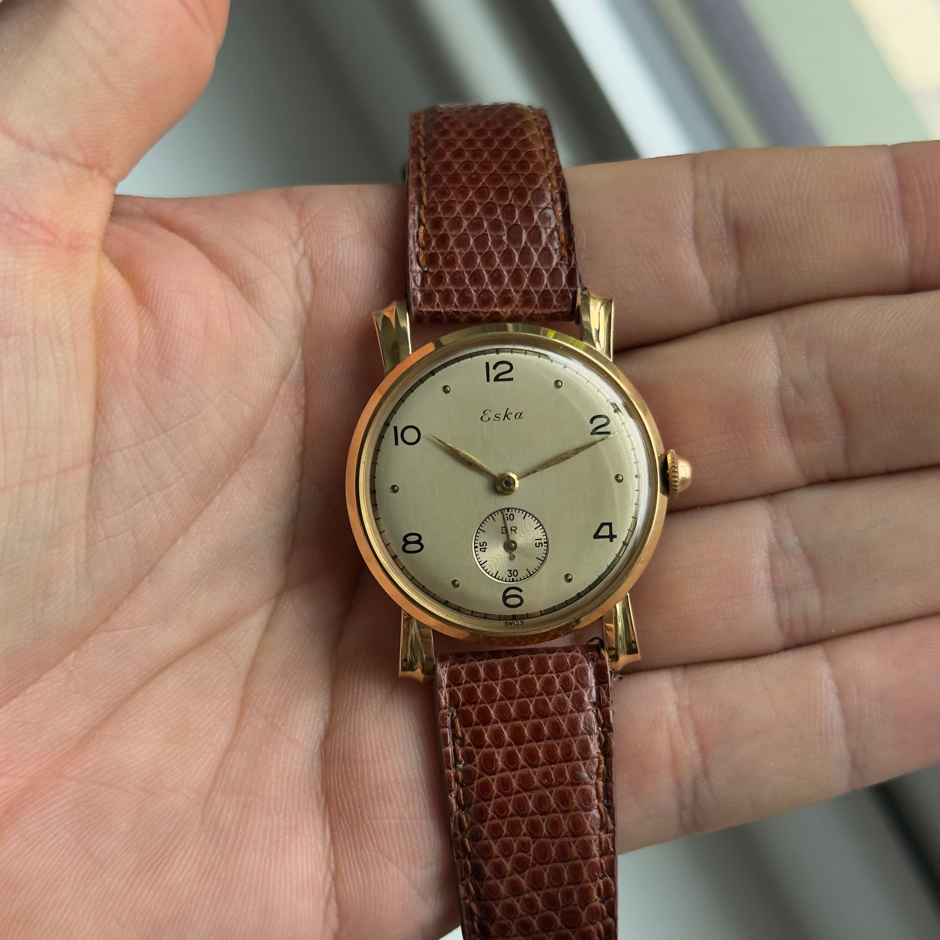 1950s 18k Eska - Sculpted Lugs